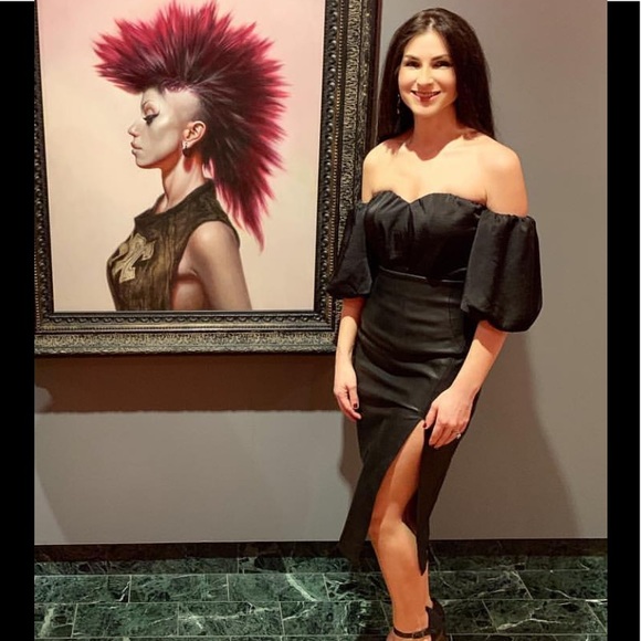 Nasty Gal Tops - Nasty Gal puff sleeve bodysuit